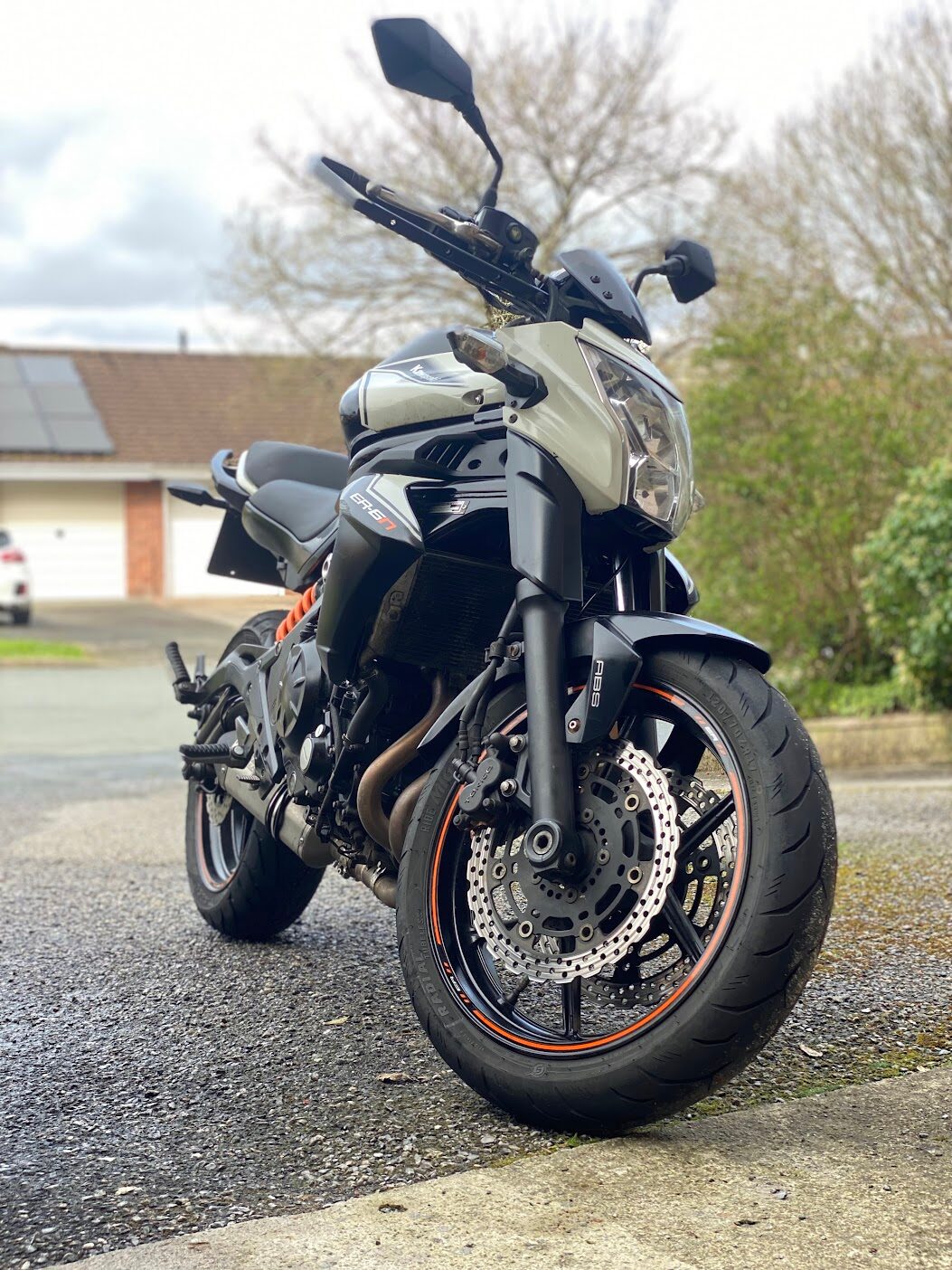 ER6N